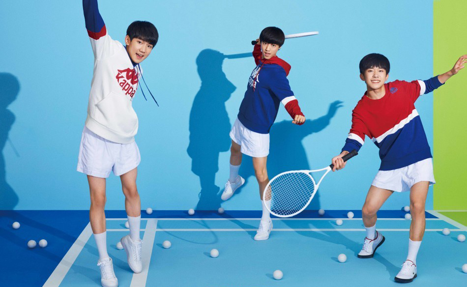 TFBOYS拍摄网球写真 青春活力十足
