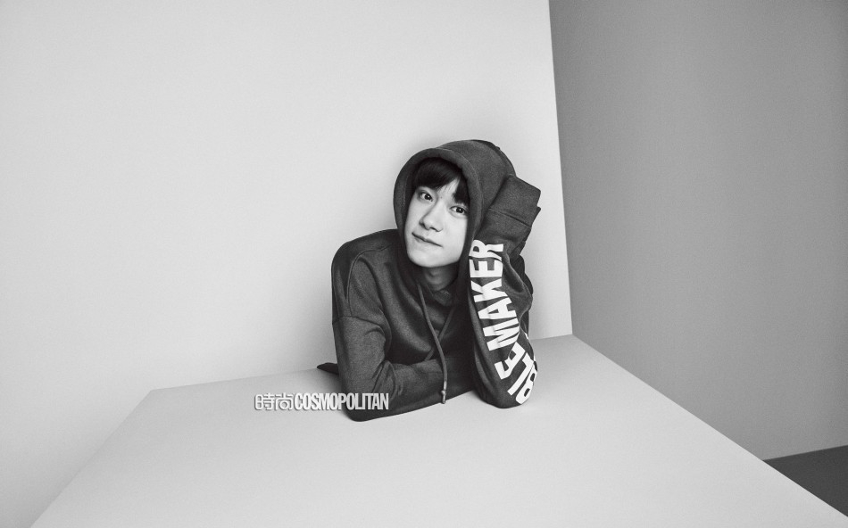 TFBOYS拍摄网球写真 青春活力十足