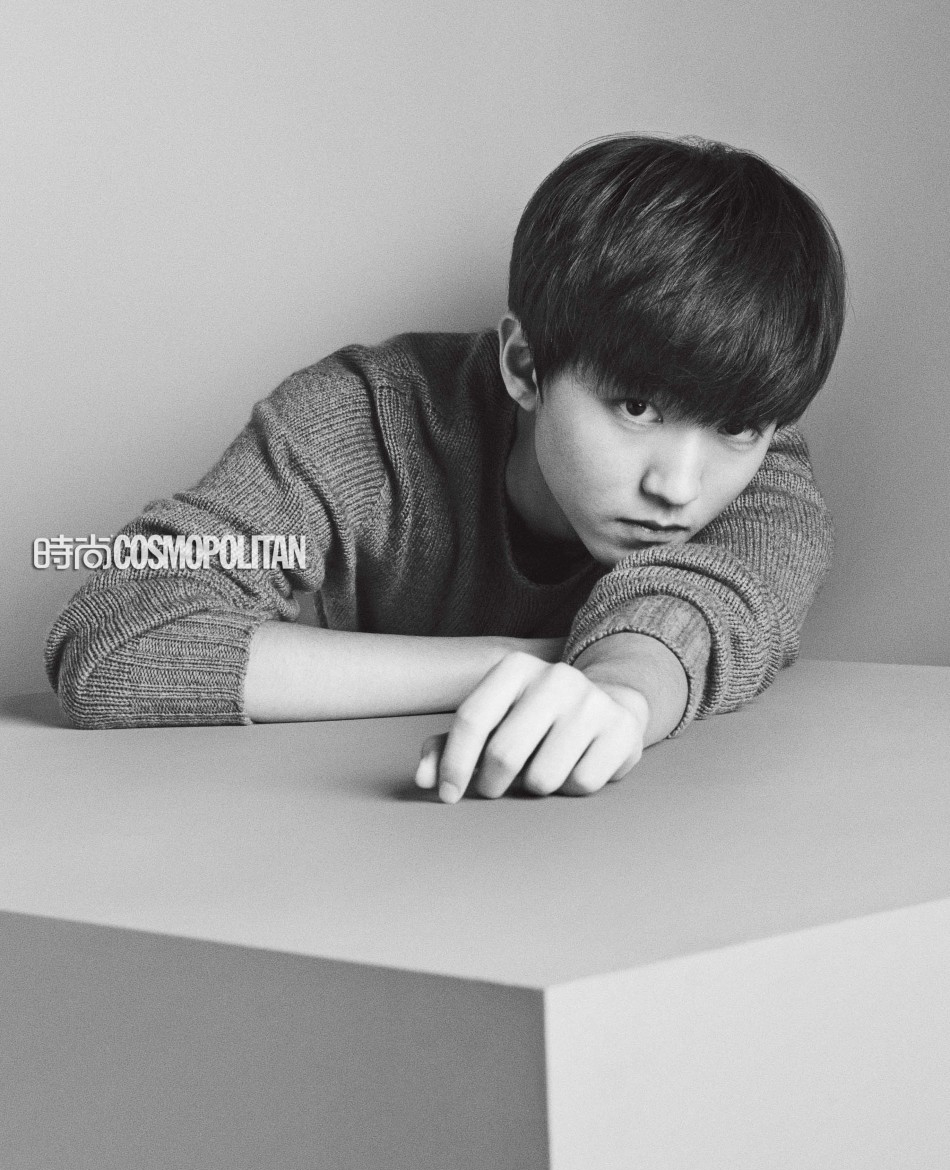 TFBOYS拍摄网球写真 青春活力十足