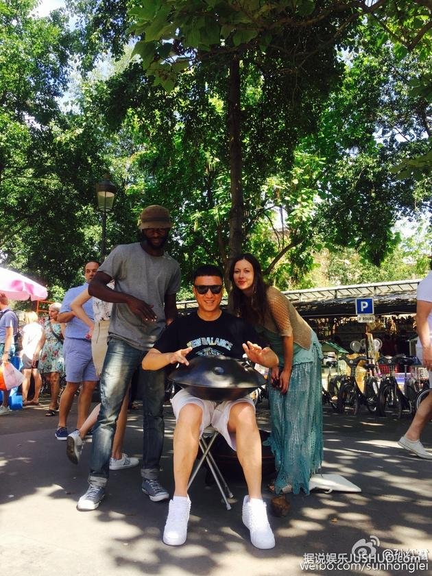 孙红雷调皮发微博为自己庆生 网友:早生贵子? 孙红雷调皮发微博为自己庆生 网友:早生贵子?