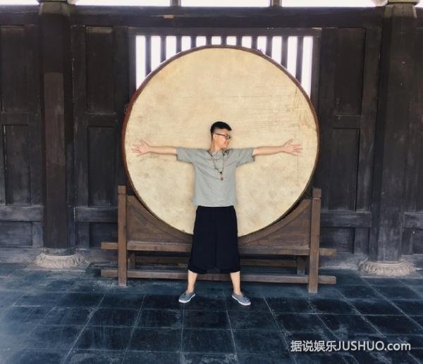 我的天啊!你和宋喆这么像出门不戴口罩会挨打的! 我的天啊!你和宋喆这么像出门不戴口罩会挨打的!