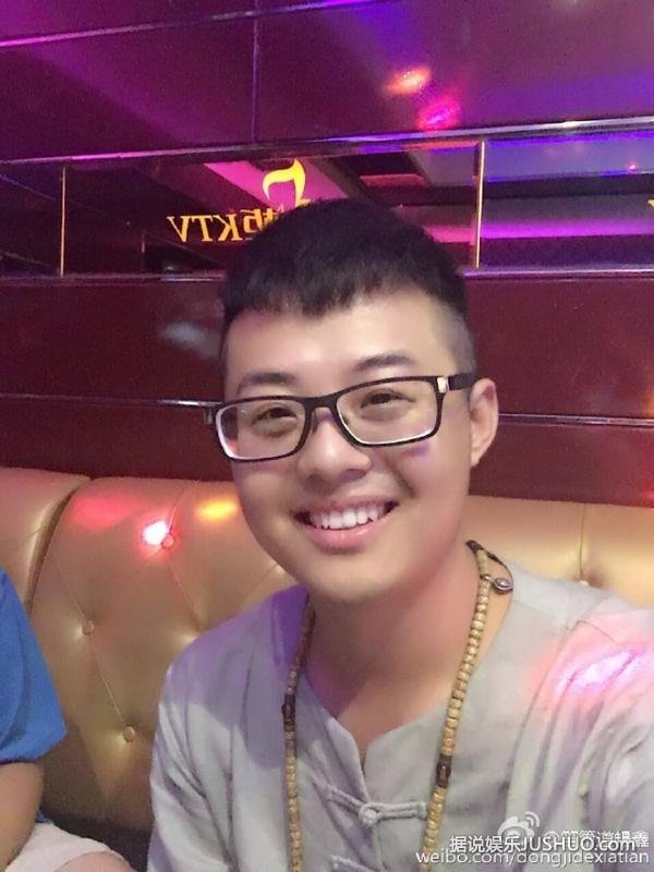 我的天啊!你和宋喆这么像出门不戴口罩会挨打的! 我的天啊!你和宋喆这么像出门不戴口罩会挨打的!