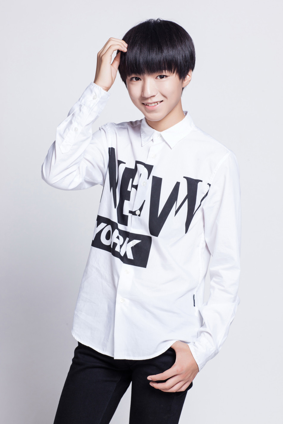 TFboys写真高清大图 暖心小正太帅气十足