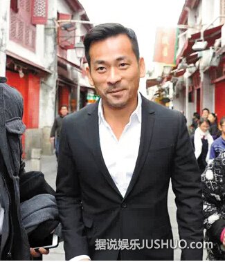 澳门大享与小三伦敦拥吻 8月初还给前妻送惊喜