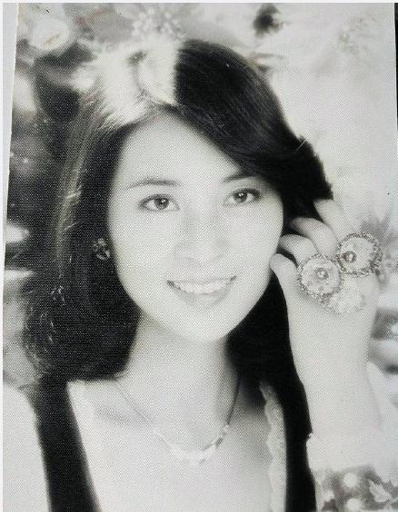 林凤娇年轻时候的照片图片