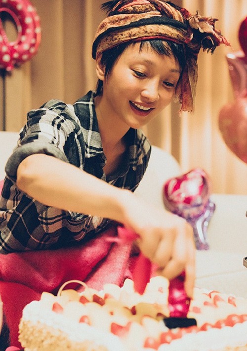 她是新一代女演员no.1,被唤作"落入凡间的精灵",今天是她42岁生日