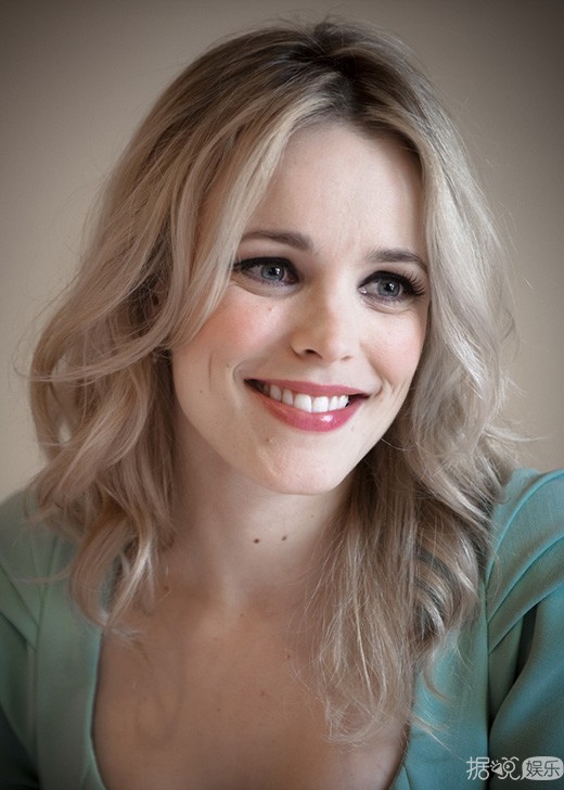 女神瑞秋-麦克亚当斯不愧为好莱坞知名甜姐儿