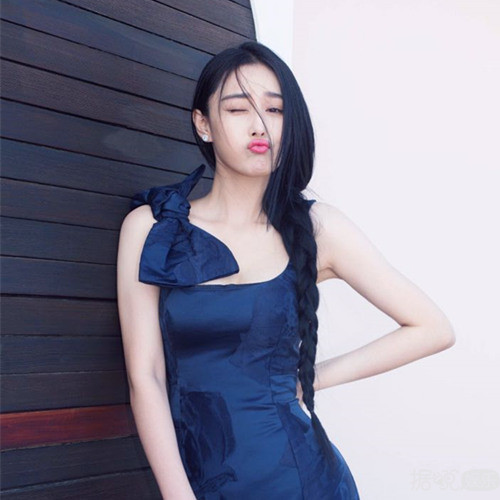 张燕中国东方歌舞团歌唱家 -玩石不恭