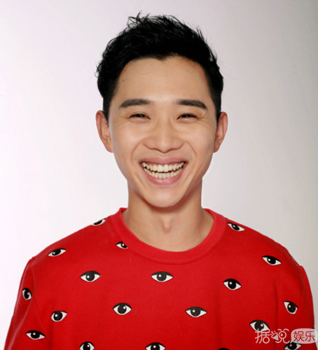 或许咧嘴憨笑,或许惊讶吃惊,或许皱眉凝视,或许狂拽一望,或许斜嘴蔑视