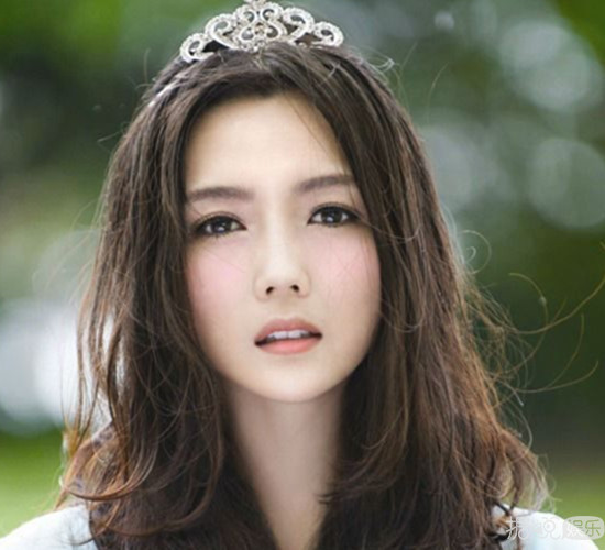 何洁扮米老鼠为哪般 儿子一脸嫌弃表情逗乐