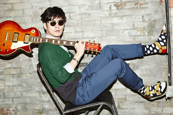 what?iu与大11岁男友张基河分手? 结束4年恋情