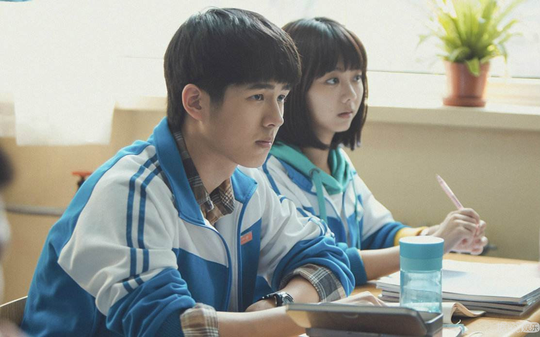 这对最萌年龄差小情侣太甜了今天也是为别人的爱情流泪的一天