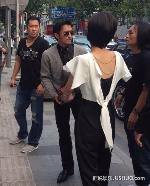 谢霆锋上海酒吧帅气当老板霸气十足