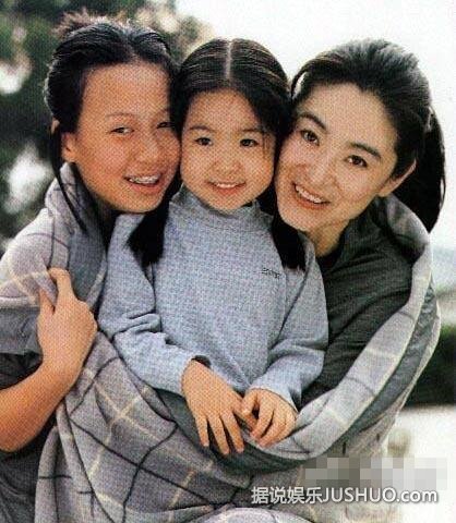 林青霞六十岁大寿三个女儿齐齐庆生遗憾缺少美貌基因