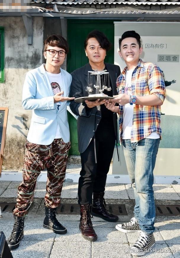 台湾歌手欧得洋负债千万被传已婚17年已有2个孩子