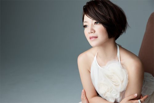 阿雅首谈结婚生女通过爱来得到爱的可能