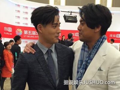 周渝民朱孝天合影曝光 朱孝天变身烤肉大叔