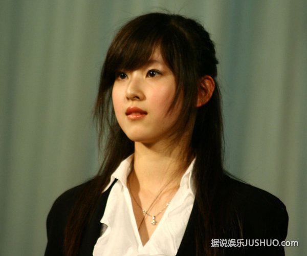 刘强东相恋而再次引发关注,据悉,她的父亲章丽厚是会斯通投资集团总裁