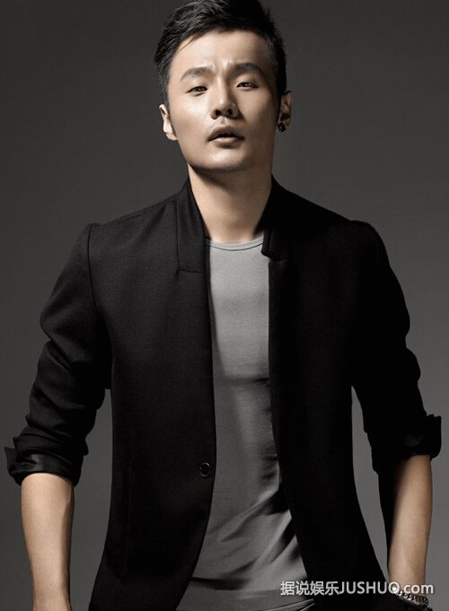 八卦 李荣浩身高李容浩的身高:   178cm   李荣浩,1985年7月11日出生