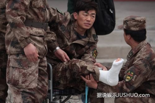 王宝强受伤真相:脚有旧伤跌下器械腓骨骨折(图)