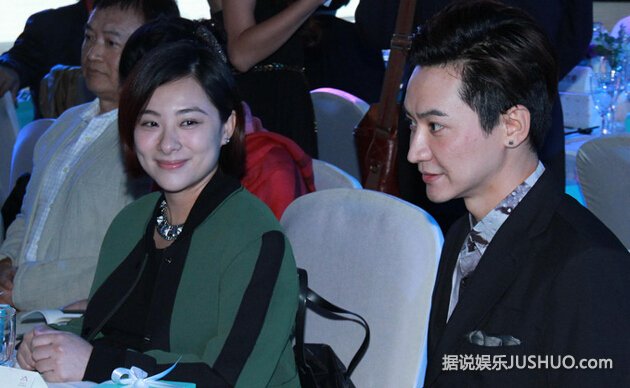 璇女神来了!刘璇出席黄磊婚宴大秀恩爱 黄磊孙莉相爱20周年