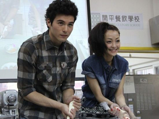 谢欣颖不介意与男友亲密吻照曝光