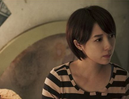 疑似蔡颐榛整容前图片 长相甜美遭质疑