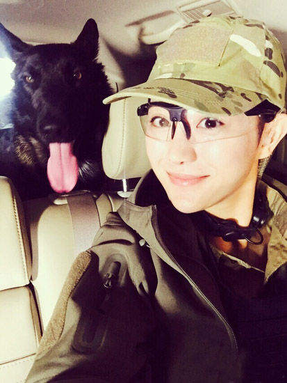 特种兵之霹雳火杀青 牟星晒肌肉调侃已变性