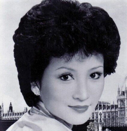 狄波拉年轻时的照片 可谓是超级大美人