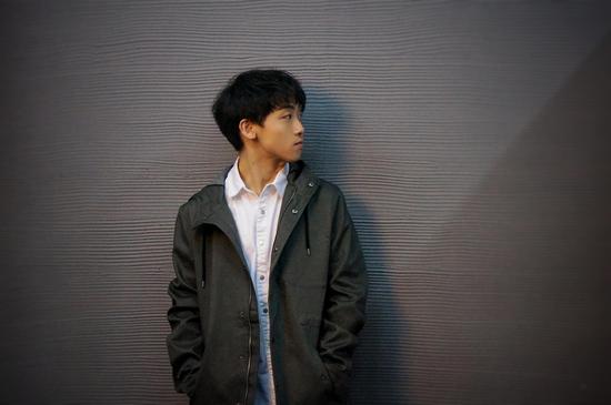 好声音张博林自爆曾重230斤 全新写真曝光