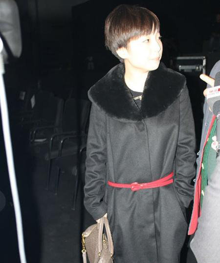 主持人董浩妻女近照曝光 董笑笑学成归来