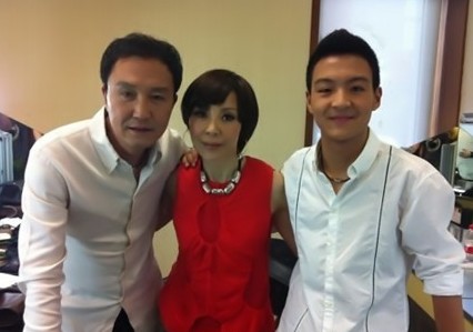 吴刚15岁儿子曝光 妻子岳秀清曾是人艺当家花旦