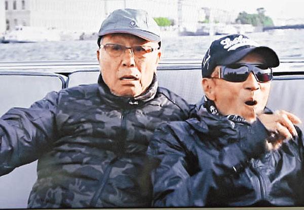 曾江 谢贤4位小生在旅行过程中不时斗嘴,期间胡枫表示同行4人都为有