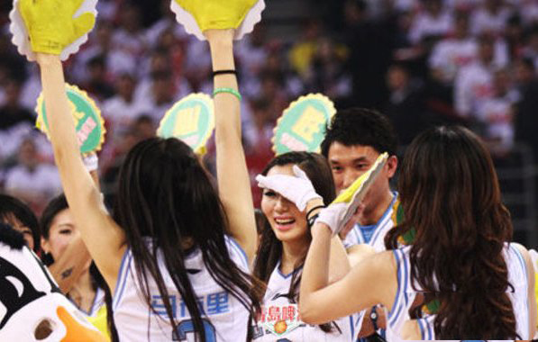 吴悠女友杨舒越 两人相恋数年终于修成正果