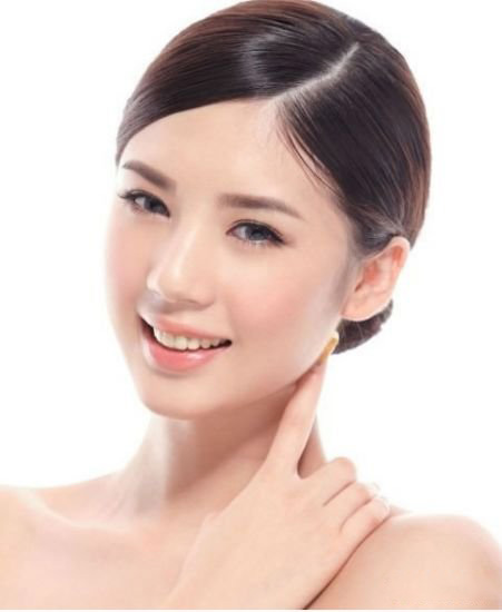 model李乔丹大尺度写真担任保时捷车模