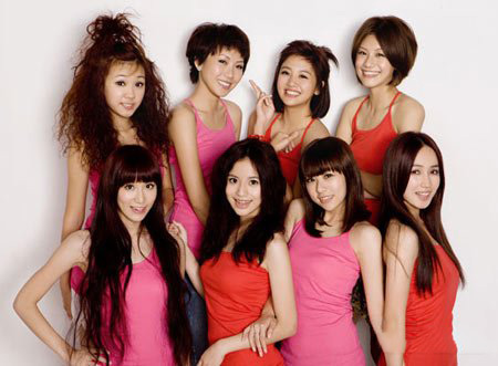 黑涩会美眉成员 天王嫂昆凌旧照曝光曾是黑涩会美眉成员