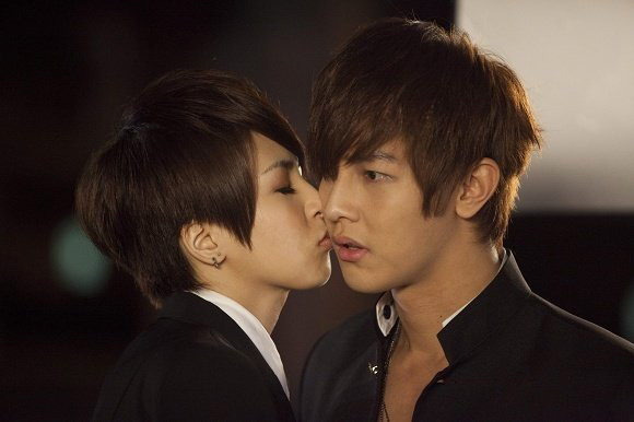 曾沛慈被汪东城袭胸 网传曾沛慈是汪东城老婆