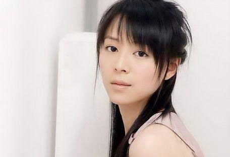 张静初和江一燕对比照 江一燕称拼不过张静初不后悔