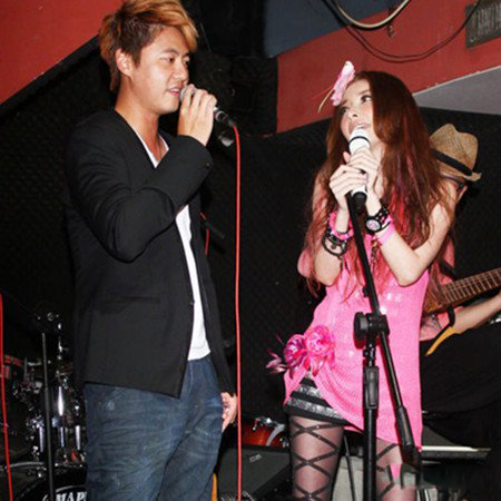 许维恩老公alex年收入近千万元 两人婚变传闻是子虚乌有