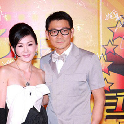 刘德华和温碧霞合影曝光两人被赞郎才女貌